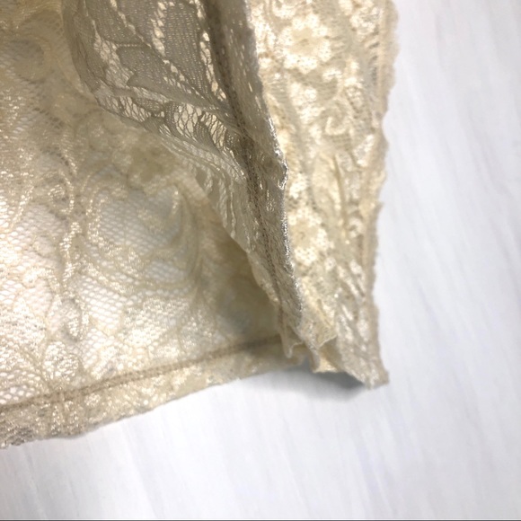 Ivory Lace Top. - Picture 3 of 8